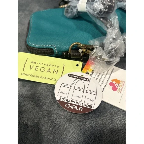 NEW CHALA TURQUOISE PARROT BIRD CELL PHONE CROSSBODY PURSE ADJUSTABLE STRAP - Picture 3 of 7